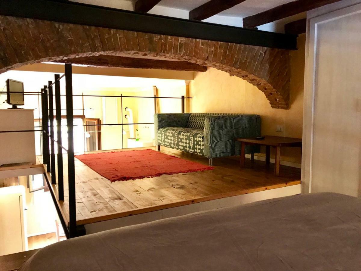 The Pianist S House In The Heart Of Bologna Appartement Buitenkant foto