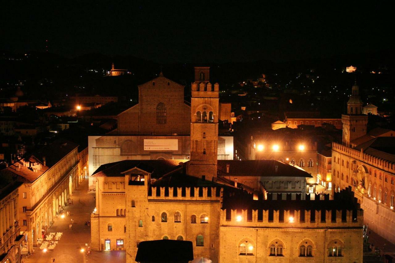 The Pianist S House In The Heart Of Bologna Appartement Buitenkant foto