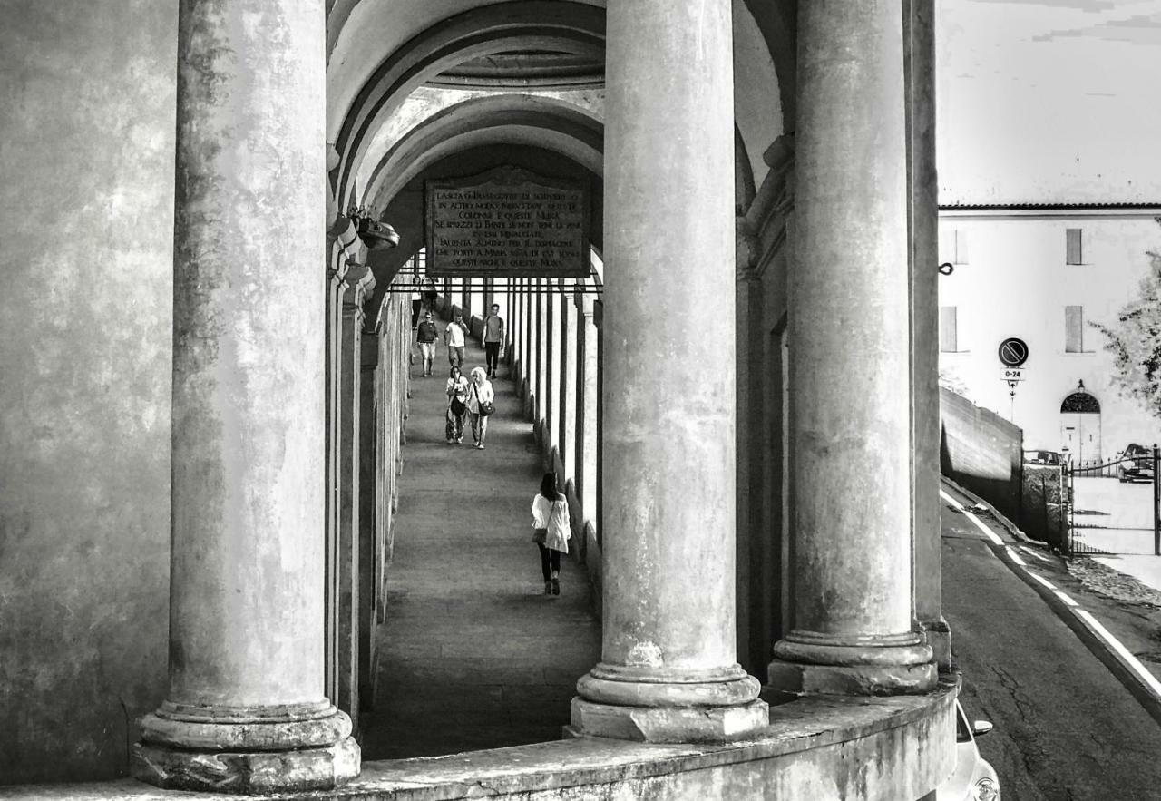 The Pianist S House In The Heart Of Bologna Appartement Buitenkant foto